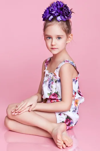 E-commerce kids pure bottom photography Guangzhou Tianhe professional kids model photography