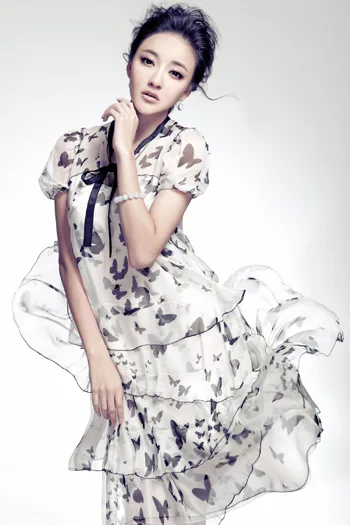 Guangzhou female clothing photography professional clothing model photography advertising album cust