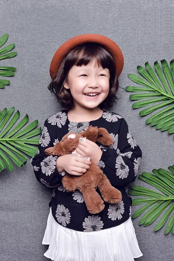 Guangzhou photography kids clothing company e-commerce kids clothing photography
