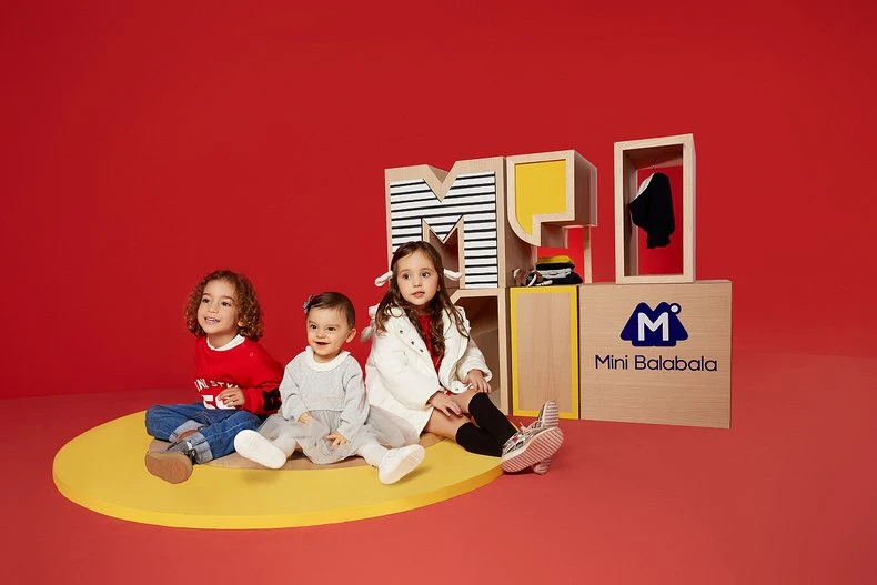 Creative Kids Clothing flat-lay photography