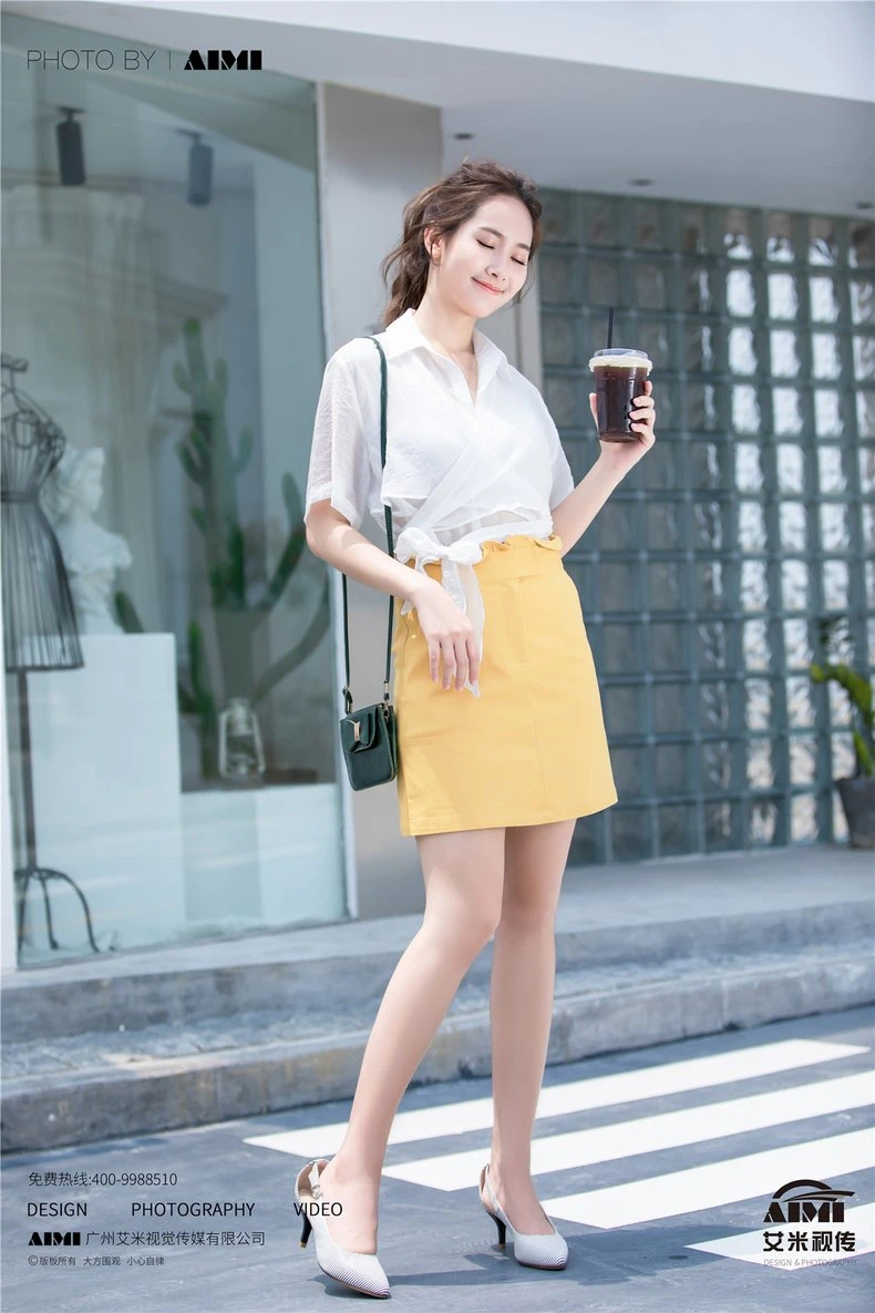 e-commerce Model ghost mannequin photography