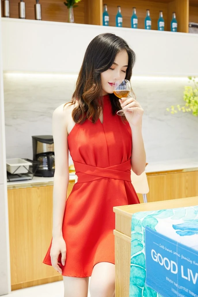 Personalized Hotel-Style Womenswear Photo ghost mannequin photography
