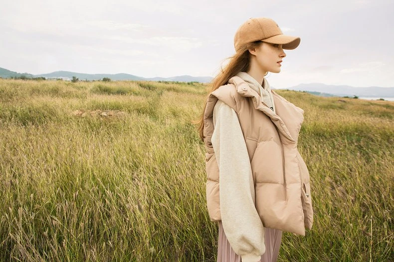 Trendy Womenswear Outdoor Model flat-lay photography