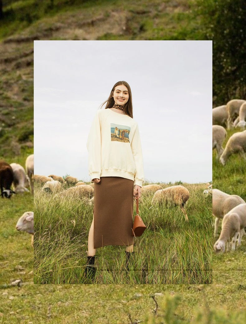 Trendy Womenswear Outdoor Model flat-lay photography