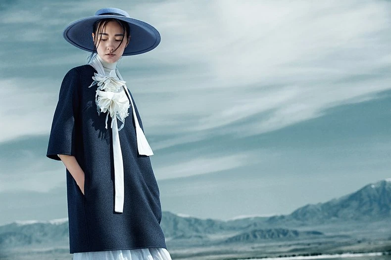 Women's Outdoor Fashion ghost mannequin photography