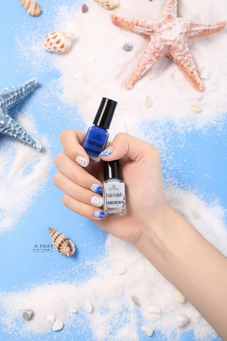 Beauty Nail Polish Scene Photography Hand Touch Product Detail white background photography