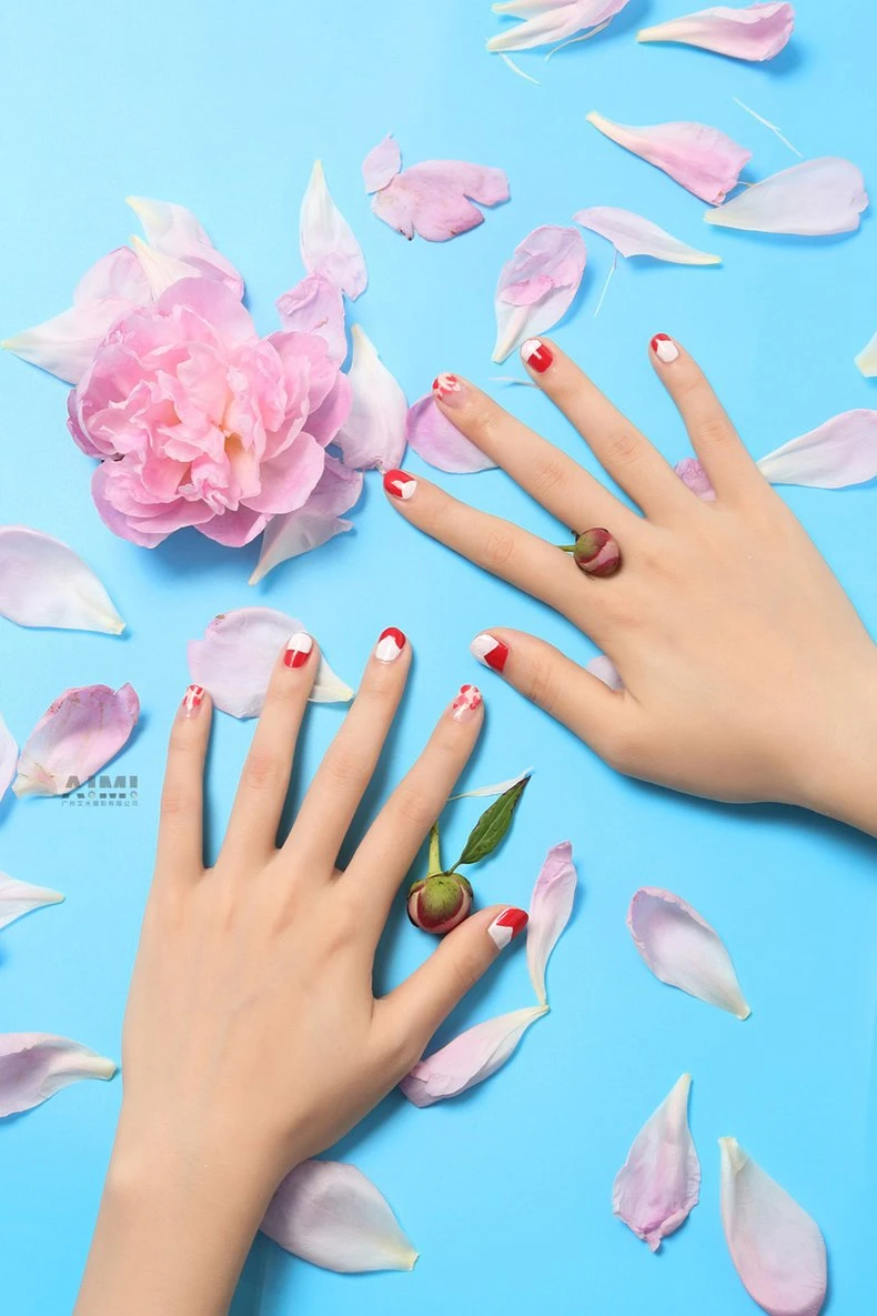 Beauty Nail Polish Scene Photography Hand Touch Product Detail lifestyle photography