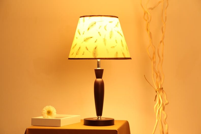 Table Lamp Warm-Tone Product Photography