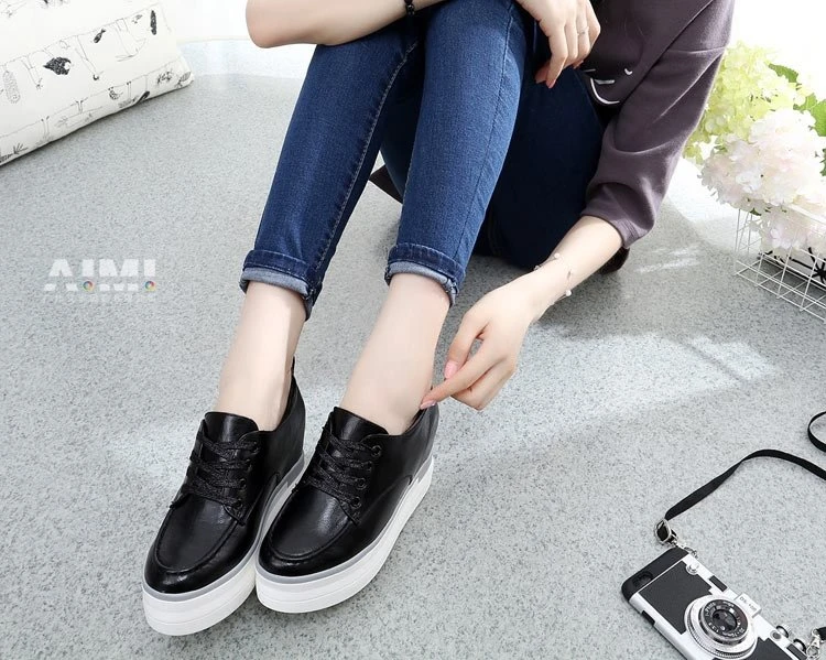 Guangzhou Ladies Shoes Photography Professional Foot Model Creative Photography e-commerce Ladies on-model photography