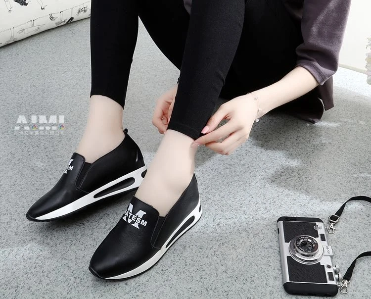 Guangzhou Ladies Shoes Photography Professional Foot Model Creative Photography e-commerce Ladies white background photography