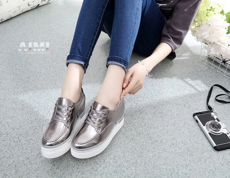 Guangzhou Ladies Shoes Photography Professional Foot Model Creative Photography e-commerce Ladies multi-angle photography