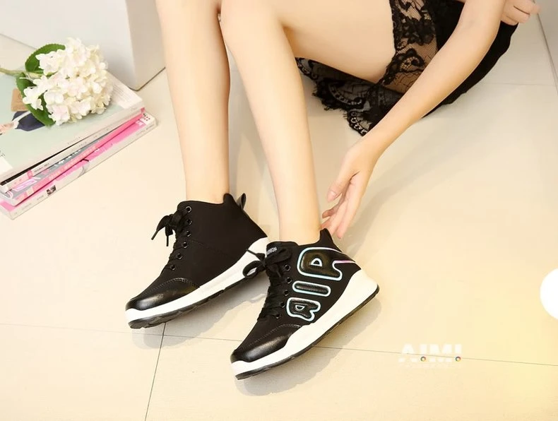 e-commerce ladies shoes shooting Professional foot model scene photography Shoes custom shooting multi-angle photography
