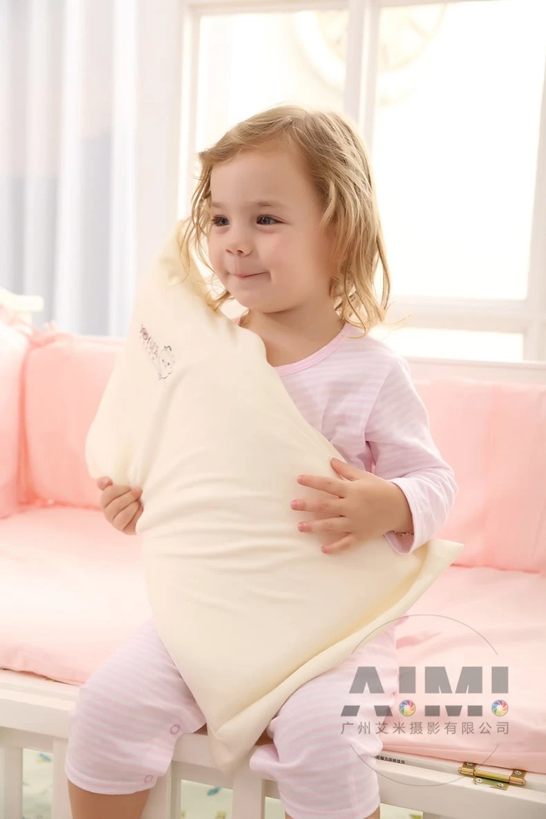 Pillow shooting Pillow advertising creative shooting Professional model display shooting lifestyle scene photography