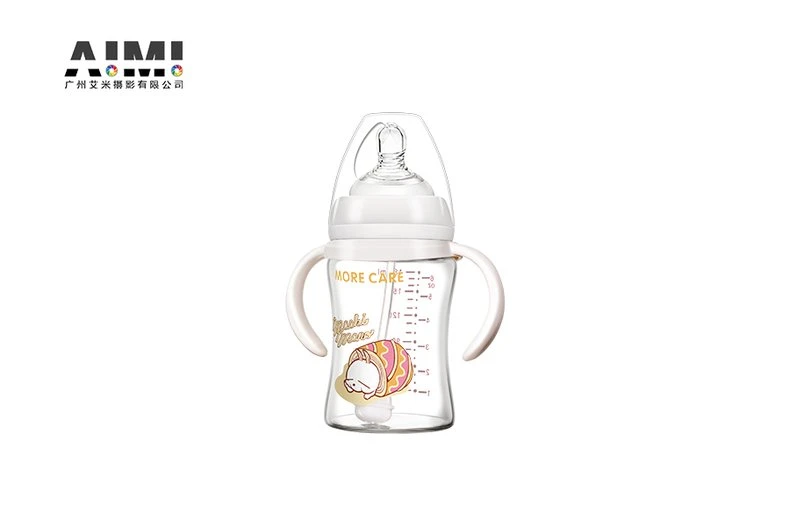 High-end Baby Bottle Photography White Bottle Photography Guangzhou Commercial Photography Company lifestyle scene photography