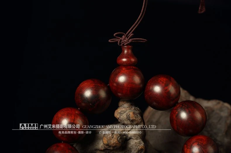 e-commerce shooting buddha beads bracelet Guangzhou product photography team creative shooting publicity white background photography