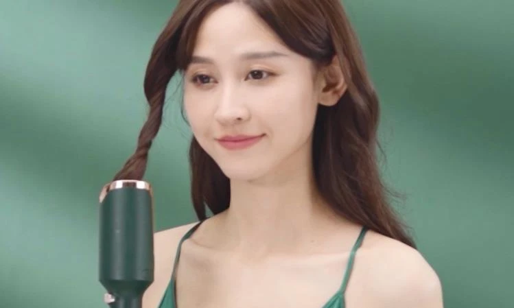 Tiktok Short Video Shooting Quotation Brand Hair curler Advertising Video Shooting